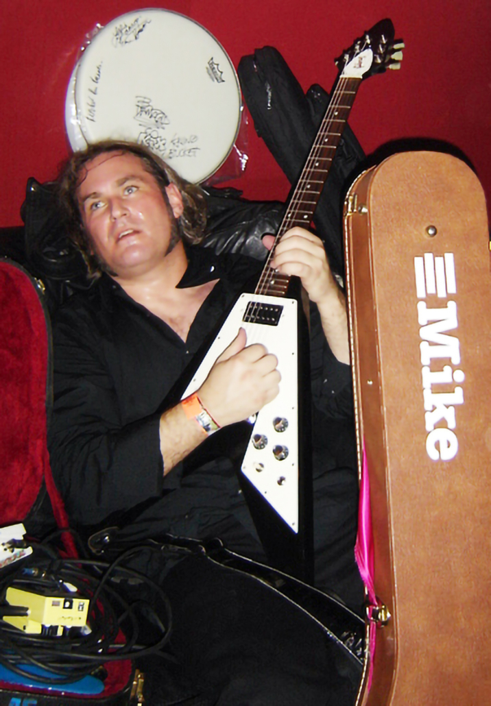 mfg-backstage-knitting-factory
